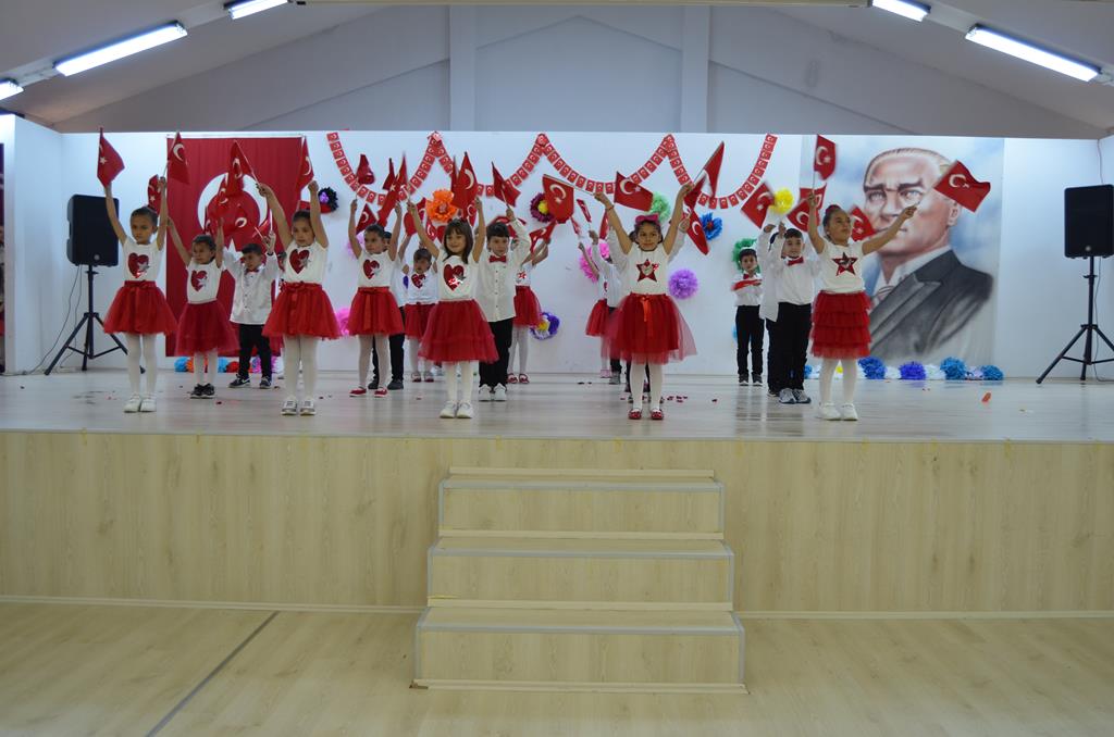 23 Nisan Ulusal Egemenlik ve Çocuk Bayramı İlçemizde Coşkuyla Kutlandı.