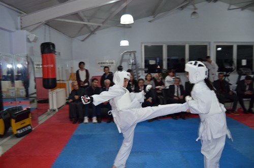 İlçemizdeki Karate Turnuvası’nda derece yapan sporcularımıza madalyaları verildi. 